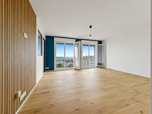 SAINT-MARC : DERNIER ÉTAGE AVEC UNE SUPERBE VUE MER, TRÈS BEL APPARTEMENT T4 RÉNOVÉ AVEC BALCON ET PARKING