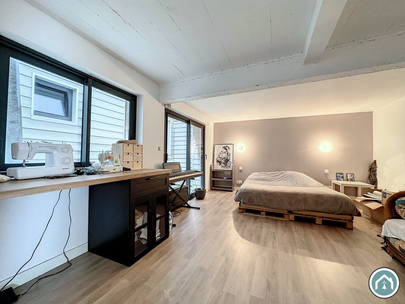 BREST : au calme, superbe loft de 285m² avec 4 chambres, garage et patio