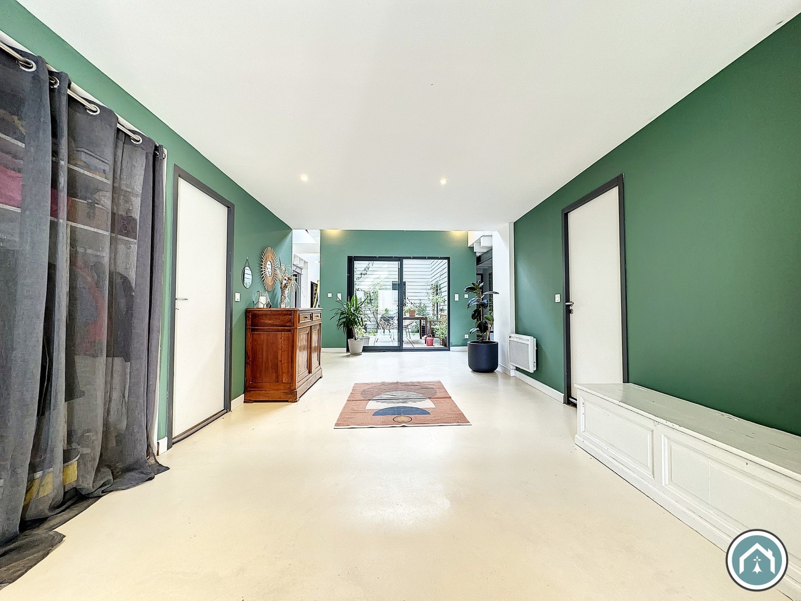 BREST : au calme, superbe loft de 285m² avec 4 chambres, garage et patio