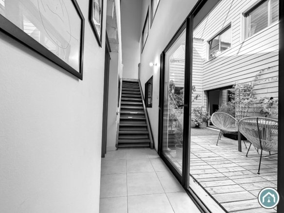 BREST : au calme, superbe loft de 285m² avec 4 chambres, garage et patio