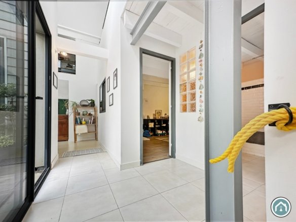 BREST : au calme, superbe loft de 285m² avec 4 chambres, garage et patio