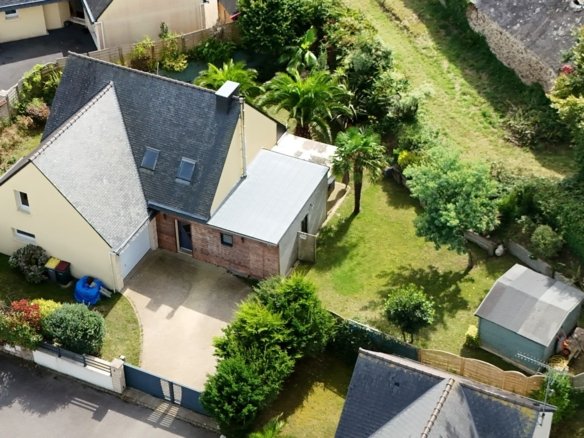 GUIPAVAS COATAUDON : Jolie maison contemporaine de 143m2 proche Vallon du Stang alar