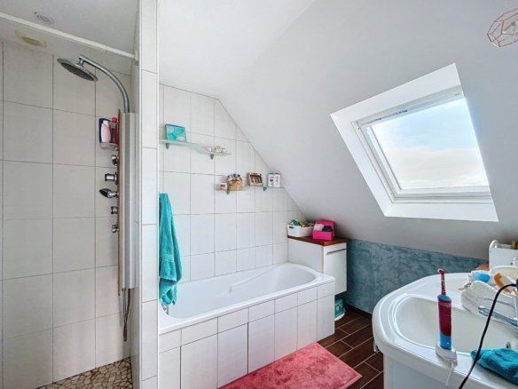 GUIPAVAS COATAUDON : Jolie maison contemporaine de 143m2 proche Vallon du Stang alar