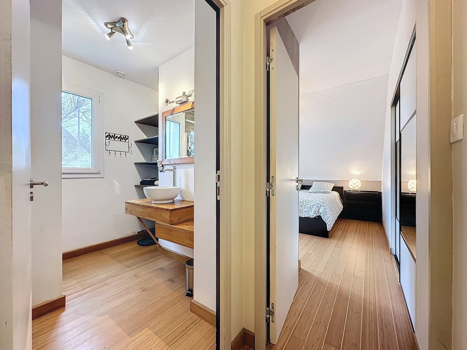 BOHARS : superbe propriété avec demeure 5 chambres, terrasse, sous-sol et 2000m² de terrain