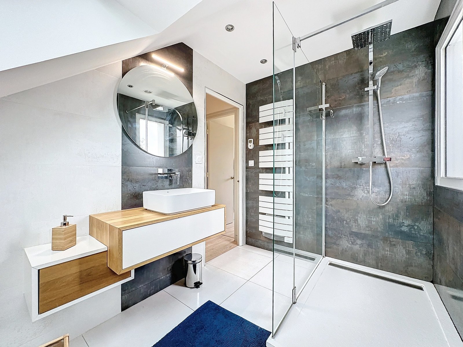 BOHARS : superbe propriété avec demeure 5 chambres, terrasse, sous-sol et 2000m² de terrain