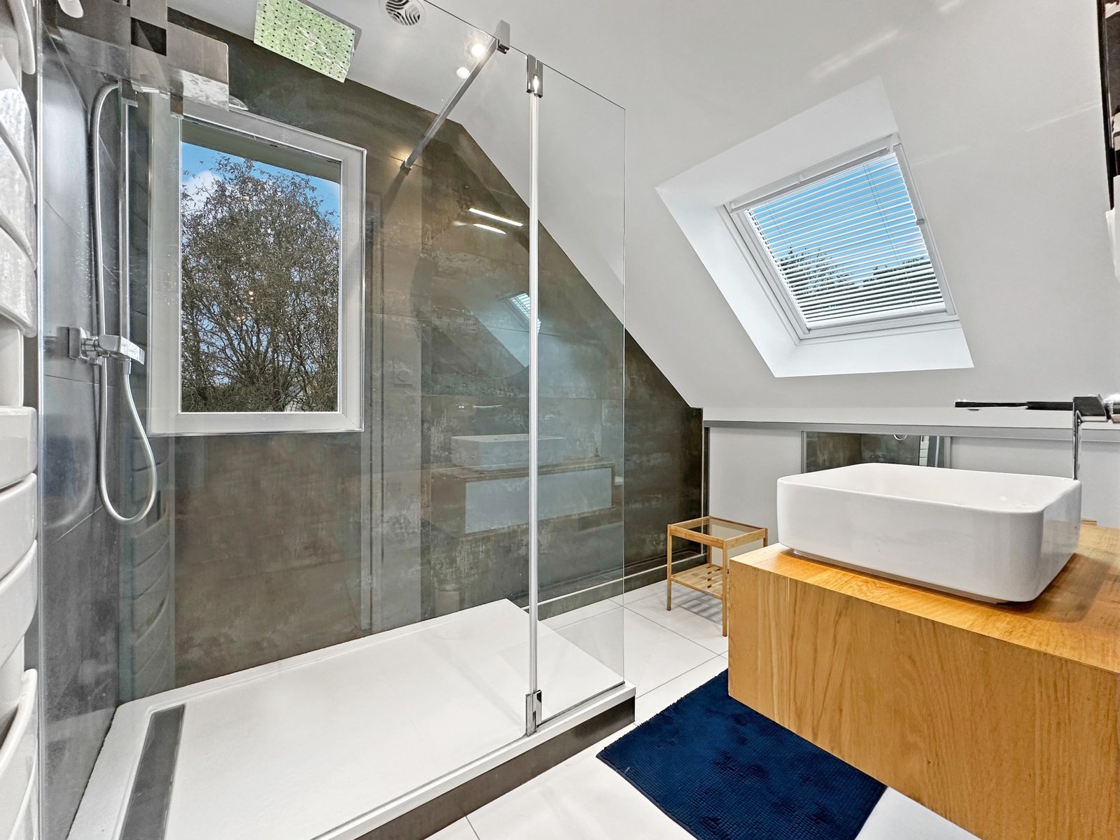 BOHARS : superbe propriété avec demeure 5 chambres, terrasse, sous-sol et 2000m² de terrain