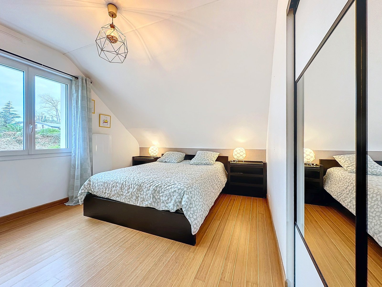 BOHARS : superbe propriété avec demeure 5 chambres, terrasse, sous-sol et 2000m² de terrain