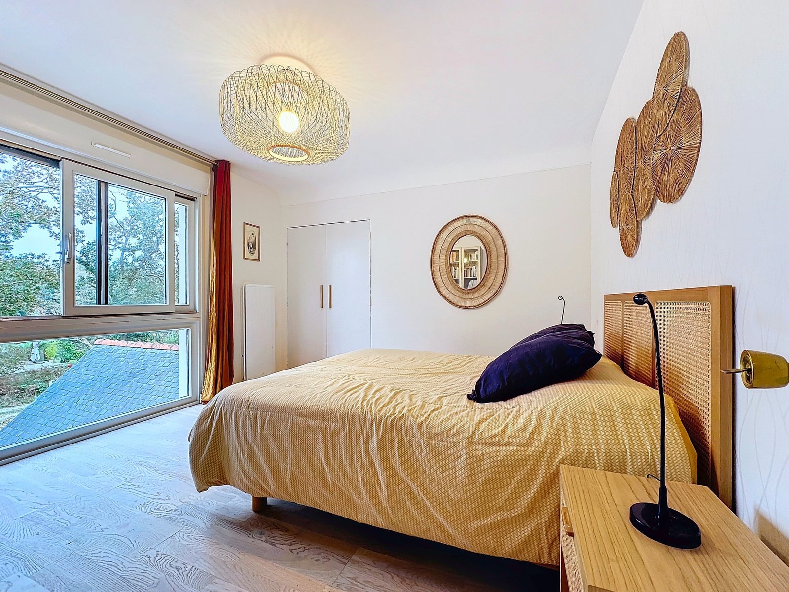 BOHARS : superbe propriété avec demeure 5 chambres, terrasse, sous-sol et 2000m² de terrain