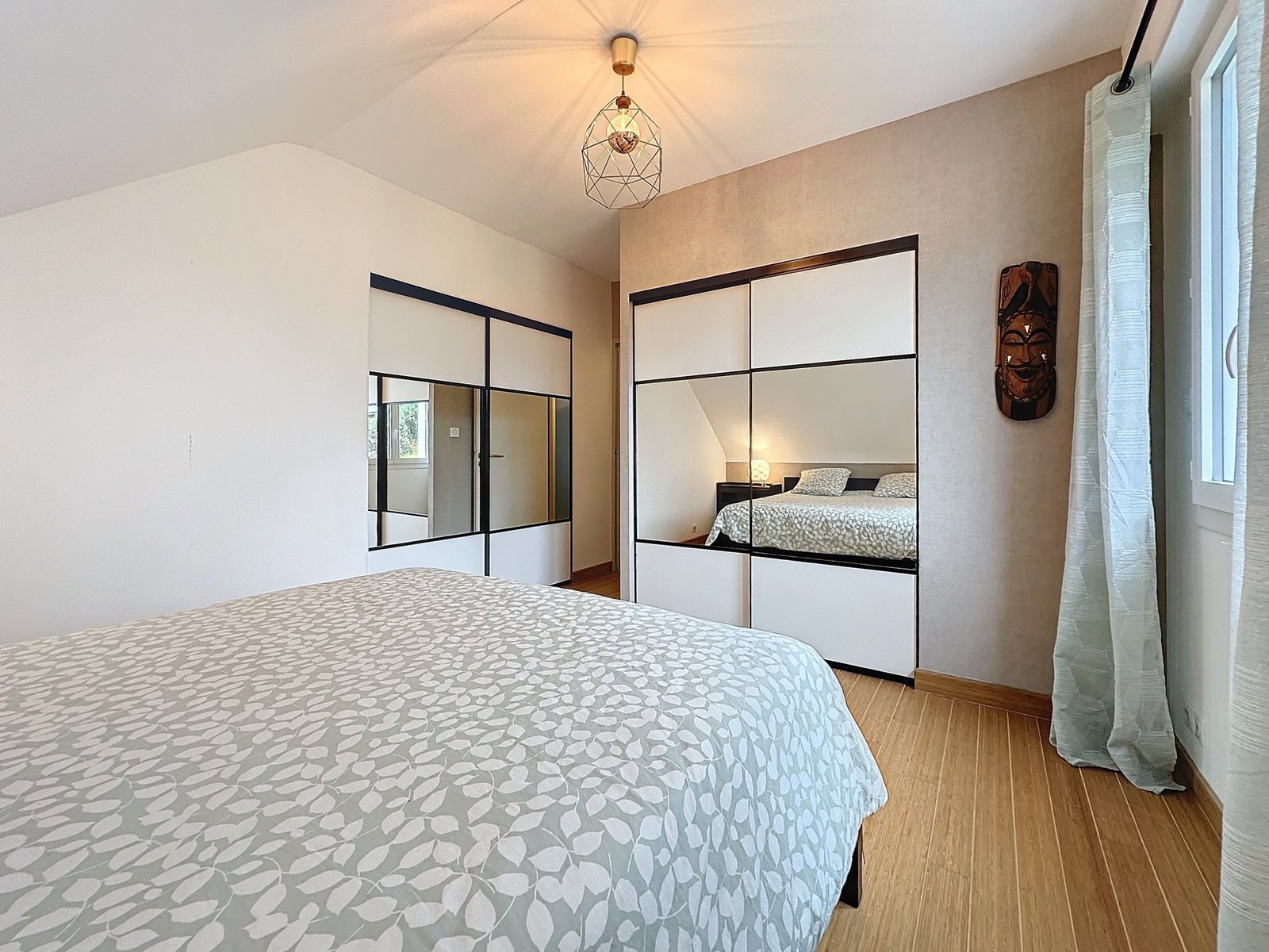 BOHARS : superbe propriété avec demeure 5 chambres, terrasse, sous-sol et 2000m² de terrain