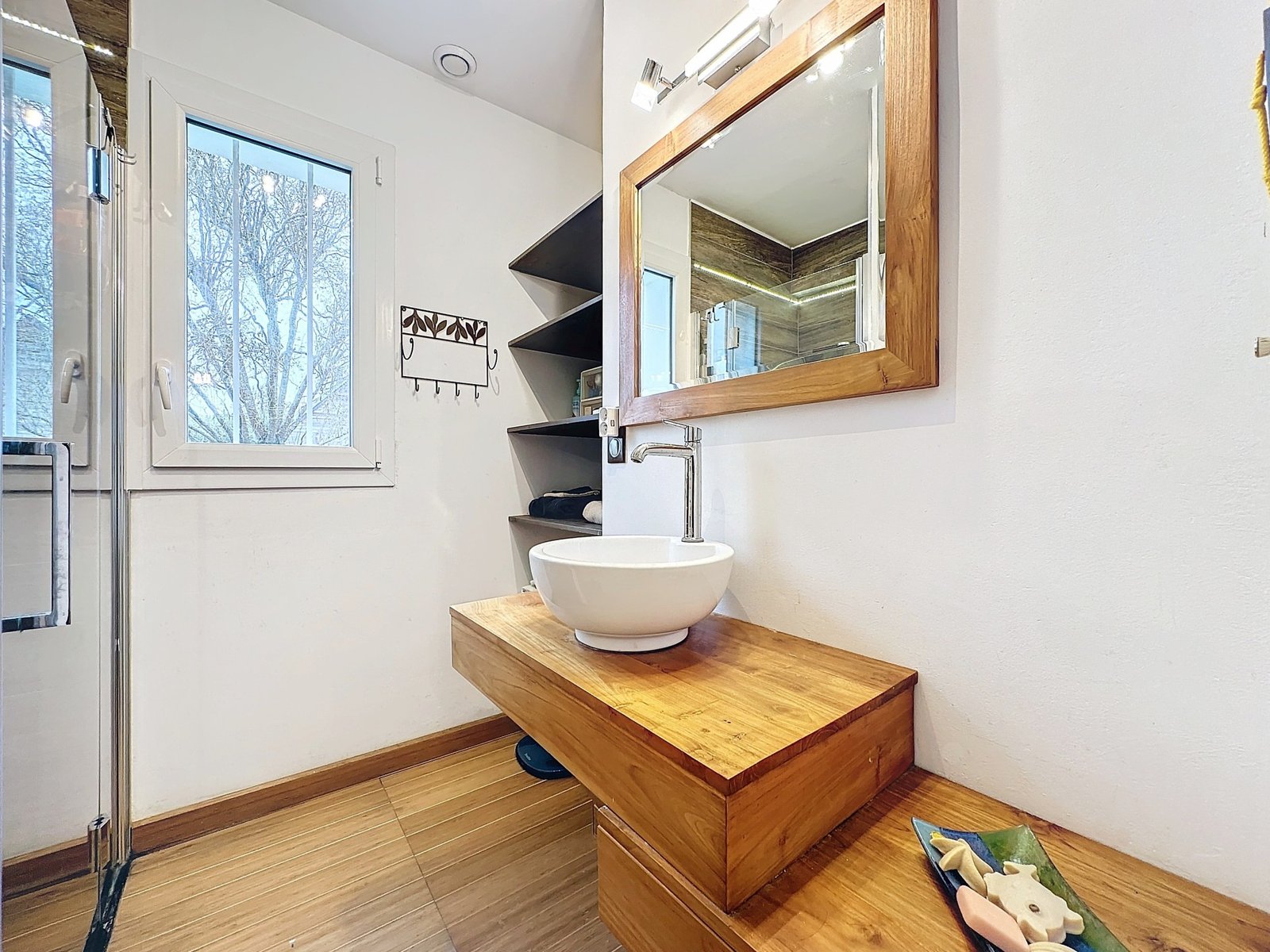 BOHARS : superbe propriété avec demeure 5 chambres, terrasse, sous-sol et 2000m² de terrain