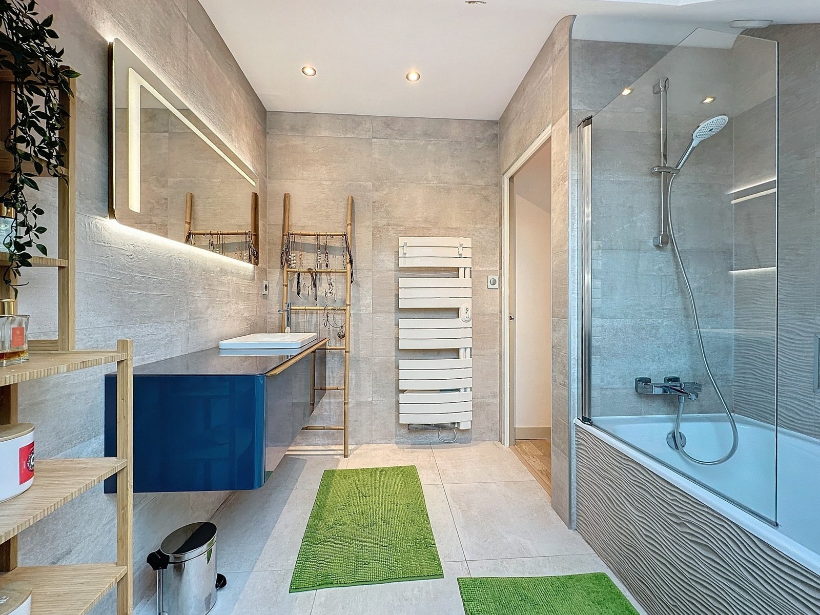 BOHARS : superbe propriété avec demeure 5 chambres, terrasse, sous-sol et 2000m² de terrain