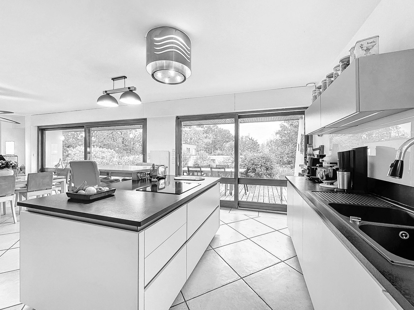 BOHARS : superbe propriété avec demeure 5 chambres, terrasse, sous-sol et 2000m² de terrain