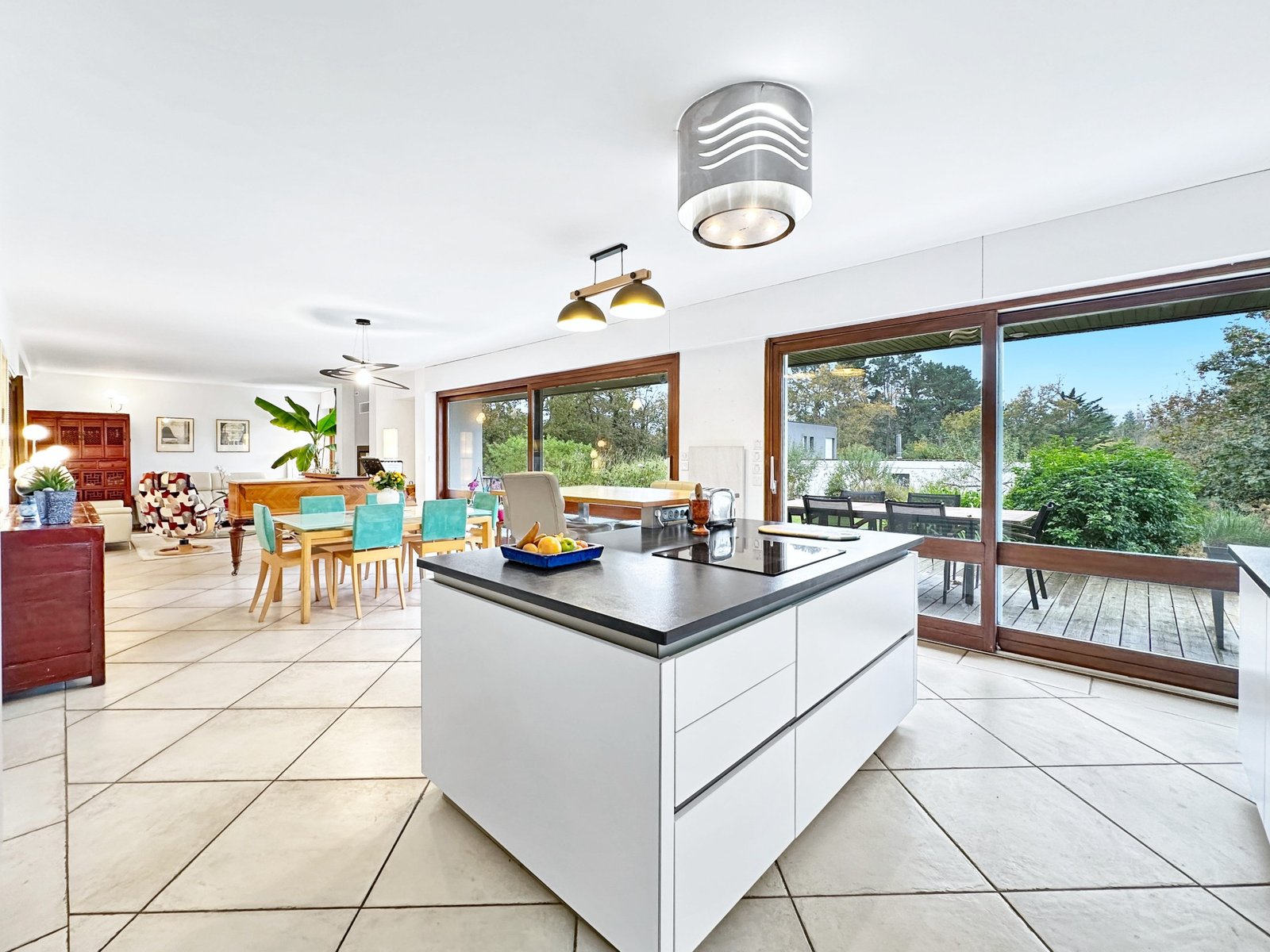 BOHARS : superbe propriété avec demeure 5 chambres, terrasse, sous-sol et 2000m² de terrain