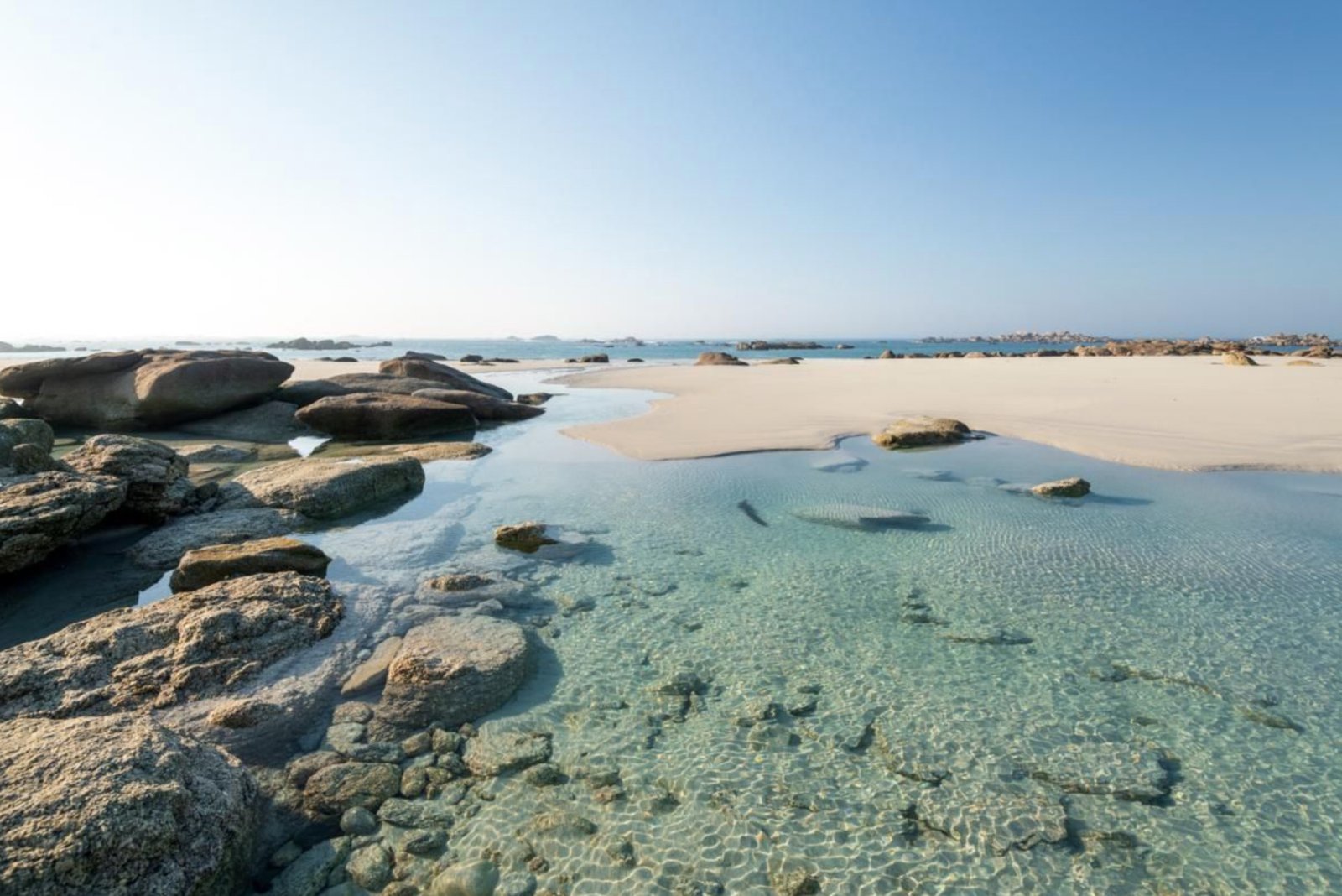 KERLOUAN : Terrain de loisir à deux pas des plages