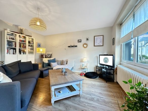 BREST : bien placée, ravissante maison cosy avec garage et jardin clos