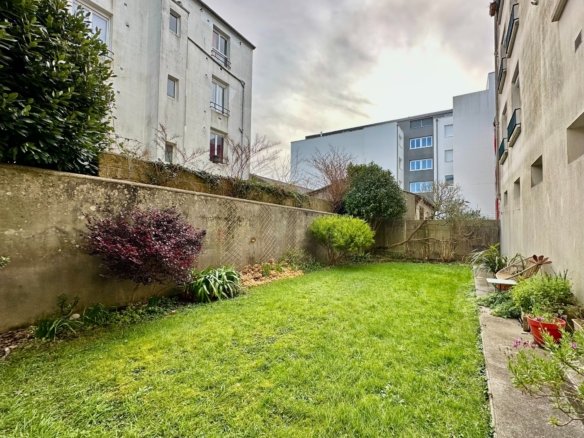 VIAGER : bel appartement de 93 m² avec 3 chambres et terrasse