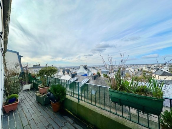 VIAGER : bel appartement de 93 m² avec 3 chambres et terrasse
