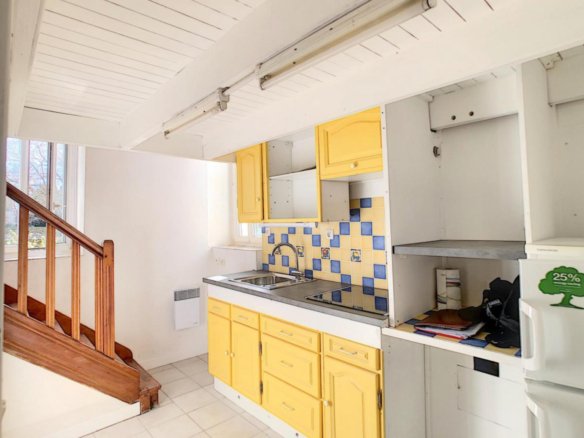 BREST : très bien placé, Atypique duplex d’environ 45m² avec place de parking