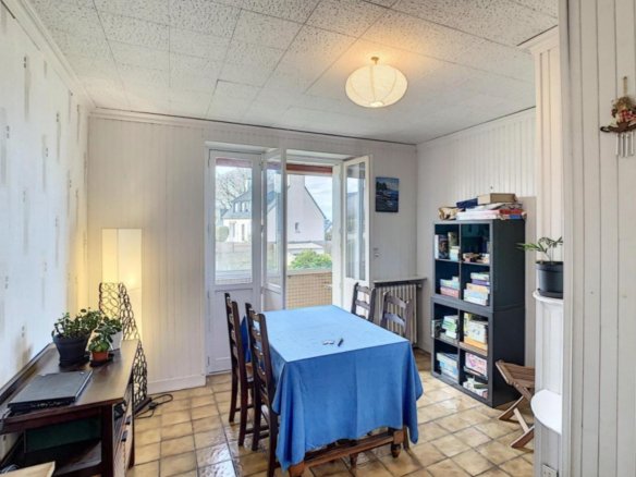 LAMBEZELLEC : jolie maison de ville 3 chambres, grand balcon, garage et jardin