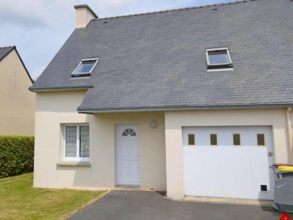 GOUESNOU: en impasse, jolie maison récente avec 3 chambres, garage fermé et jardin clos