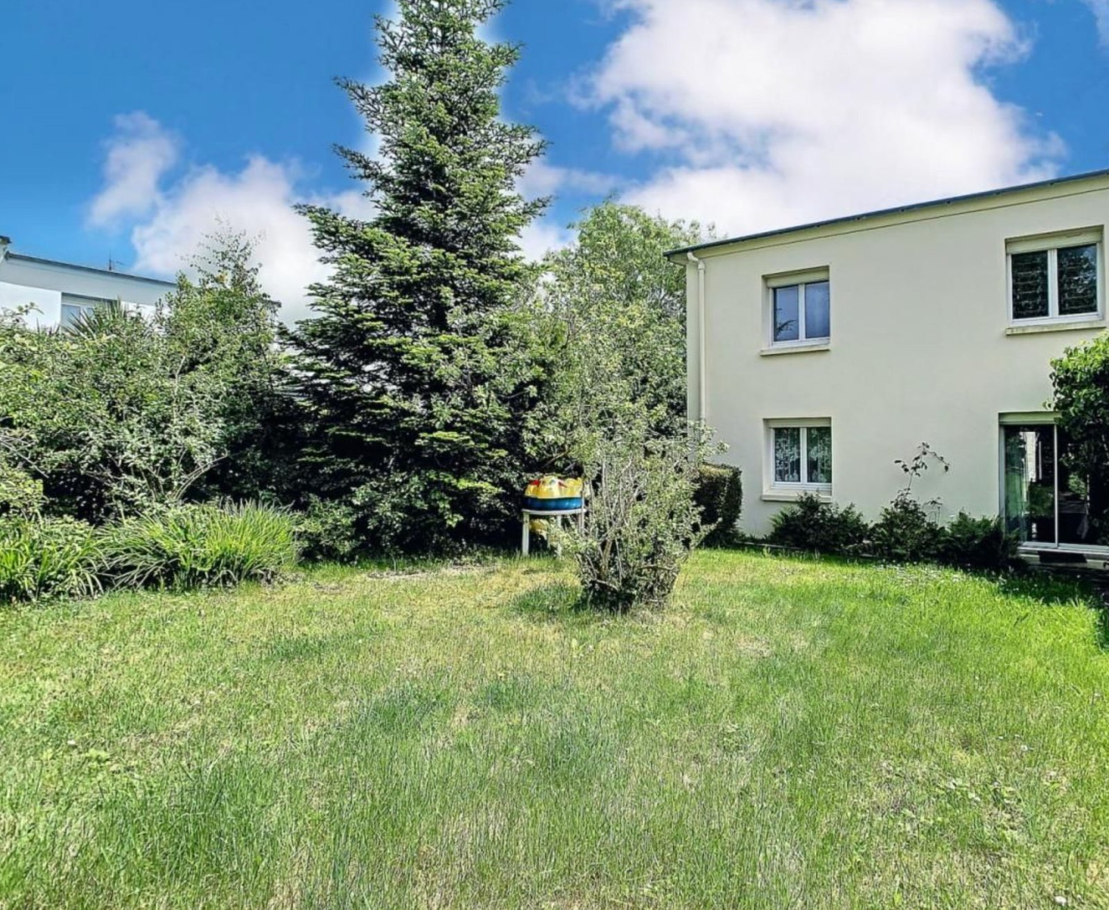 BREST SAINT MARC : jolie maison avec 3 chambres, grand garage et jardin à rénover