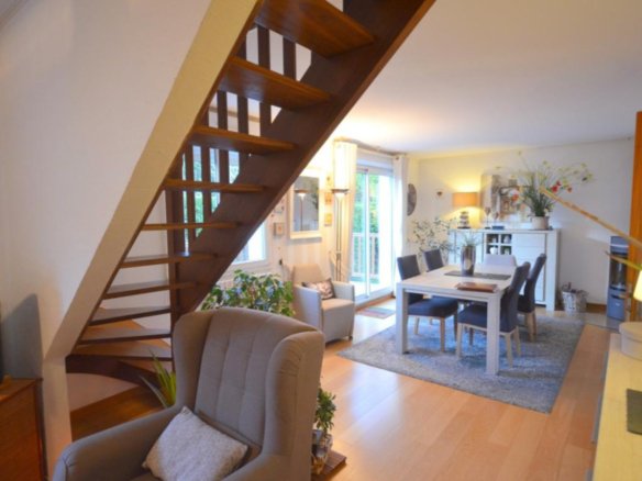 BREST : jolie propriété avec maison quatre chambres, sous-sol, terrasse et jardin clos
