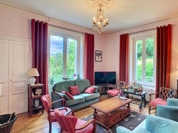 Superbe maison de maitre avec 5 chambres, double garage et parc arboré clos