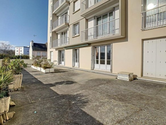 BREST : très bel appartement t6/7 avec accès privatif, 120m² de terrasse et son garage