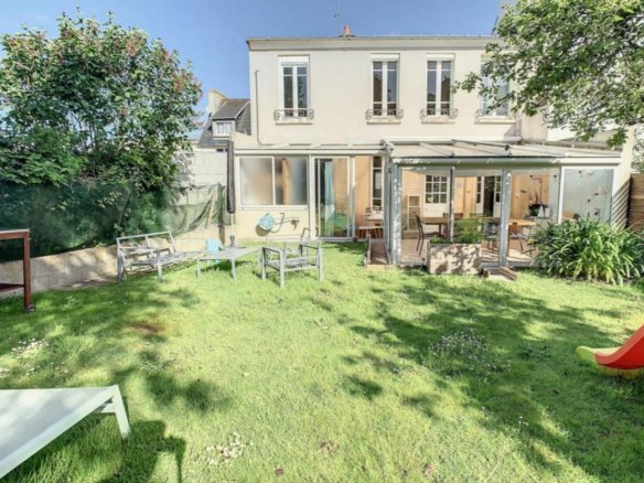Brest Saint Martin : Charmante maison de ville avec double séjour, jardin, garage