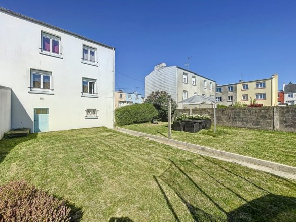 BREST LAMBEZELLEC : Jolie maison T5 de 90m2 entièrement rénovée
