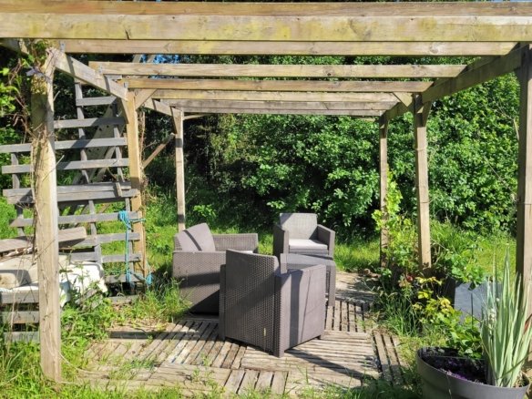 LA FOREST-LANDERNEAU: Ravissante propriété au bord de l’eau sur 1900 m² avec T2 indépendant – VENTE EN VIAGER