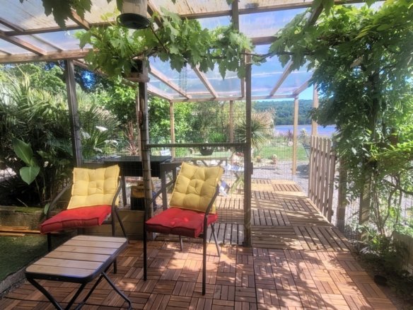LA FOREST-LANDERNEAU: Ravissante propriété au bord de l’eau sur 1900 m² avec T2 indépendant – VENTE EN VIAGER