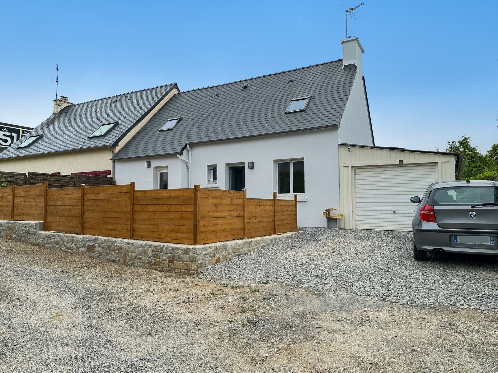 GUIPAVAS : Maison 3 chambres, garage, terrasse et jardin