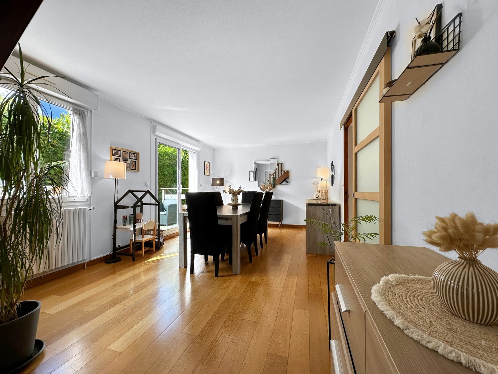 BREST : charmante maison non mitoyenne avec garage sous-sol, pergola et jardin clos