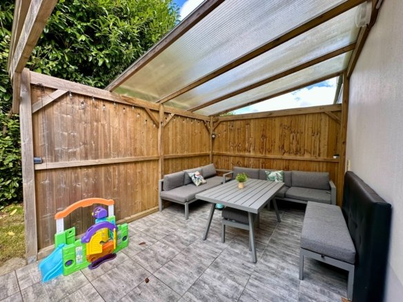 BREST : charmante maison non mitoyenne avec garage sous-sol, pergola et jardin clos