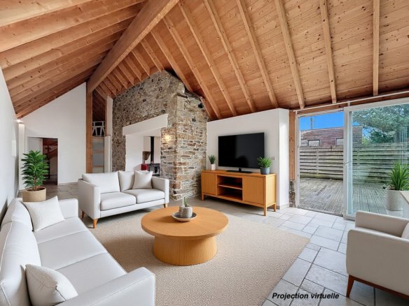 LANDÉDA : proche mer, jolie maison en pierres atypique