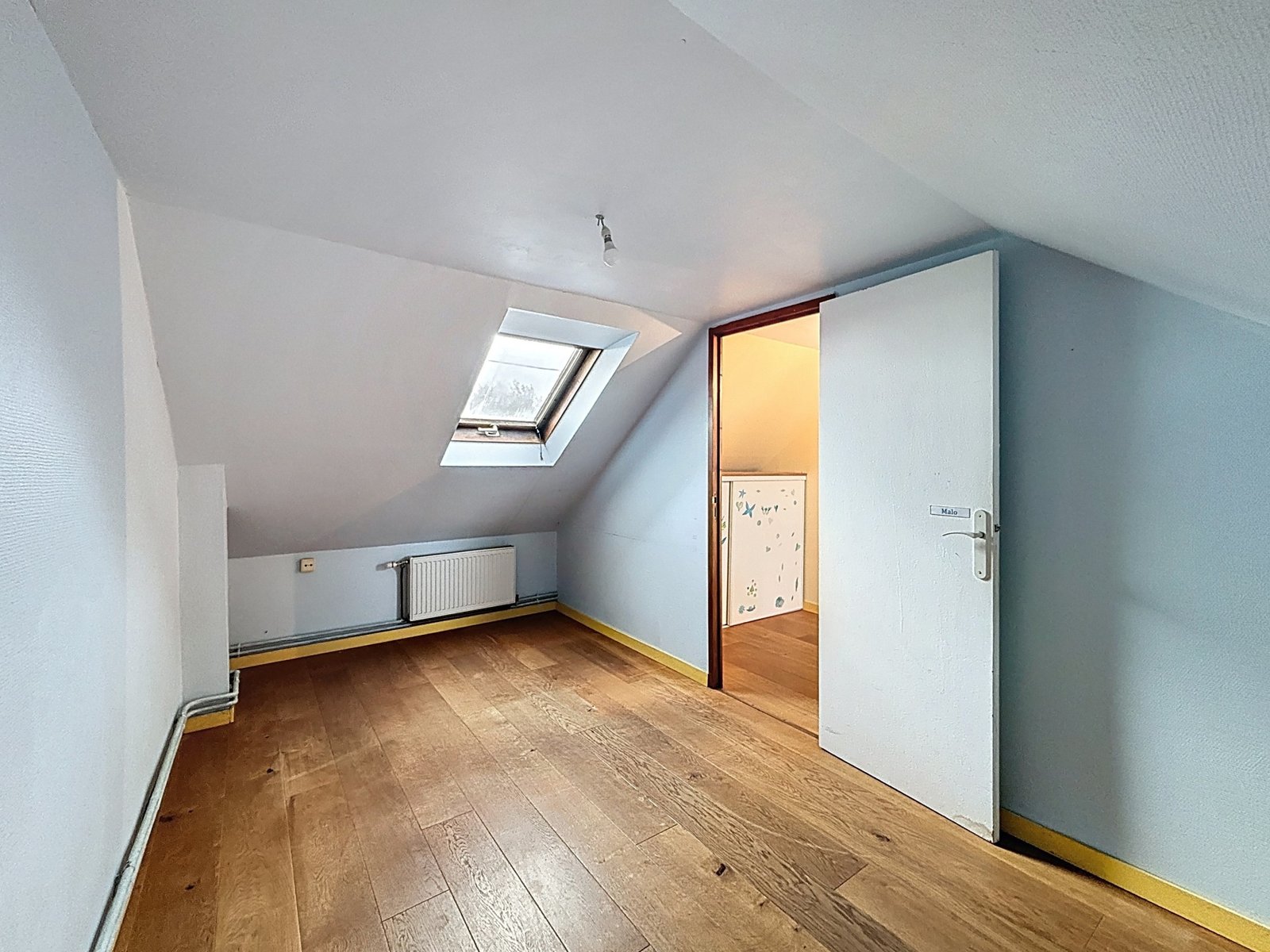LANDÉDA : proche mer, jolie maison en pierres atypique