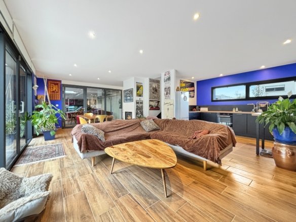 GUIPAVAS : Belle contemporaine d’architecte 7 pièces neuve en viager