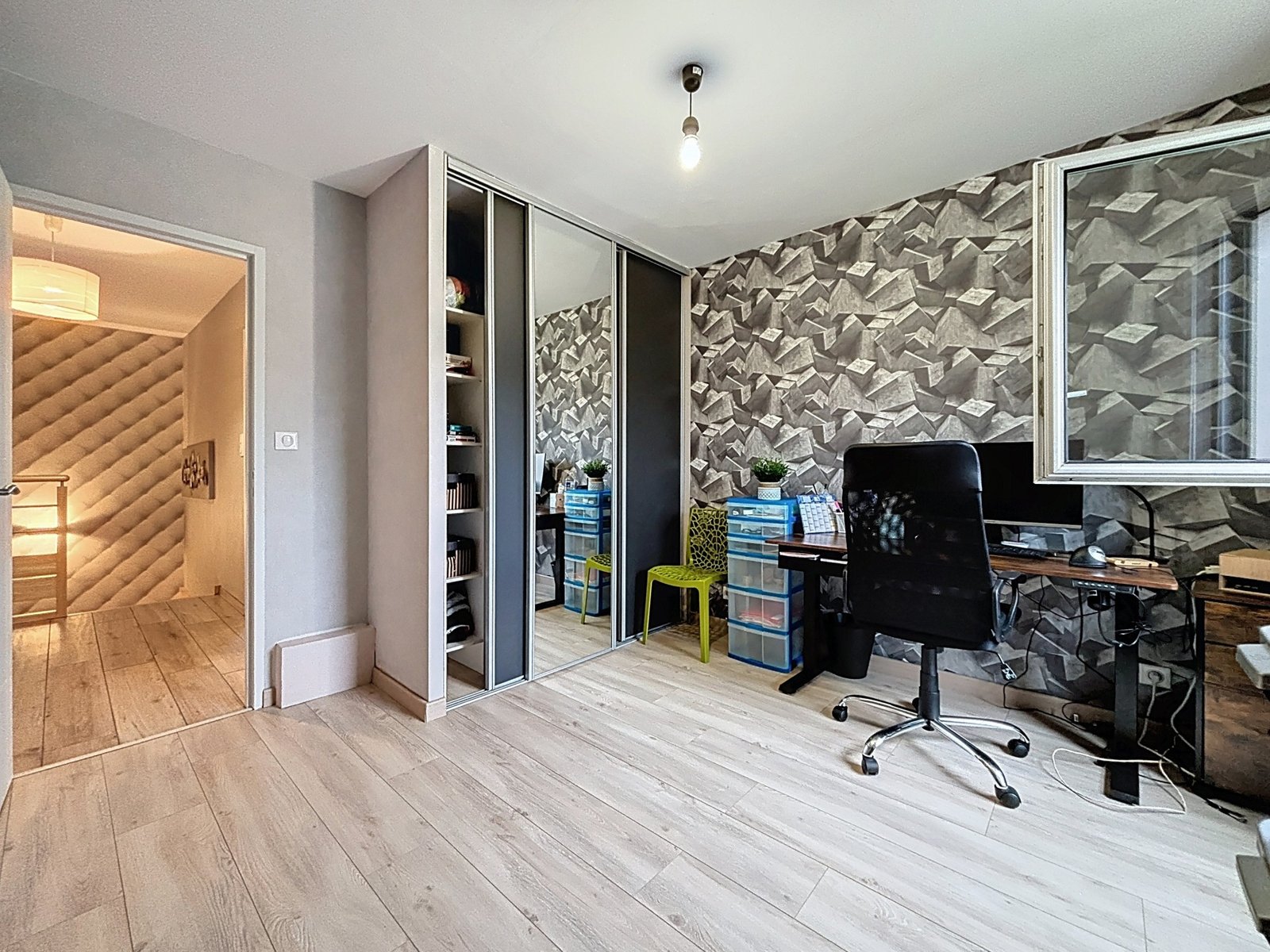 LE RELECQ-KERHUON: BELLE MAISON COMTEMPORAINE DE130m², 4 CHAMBRES