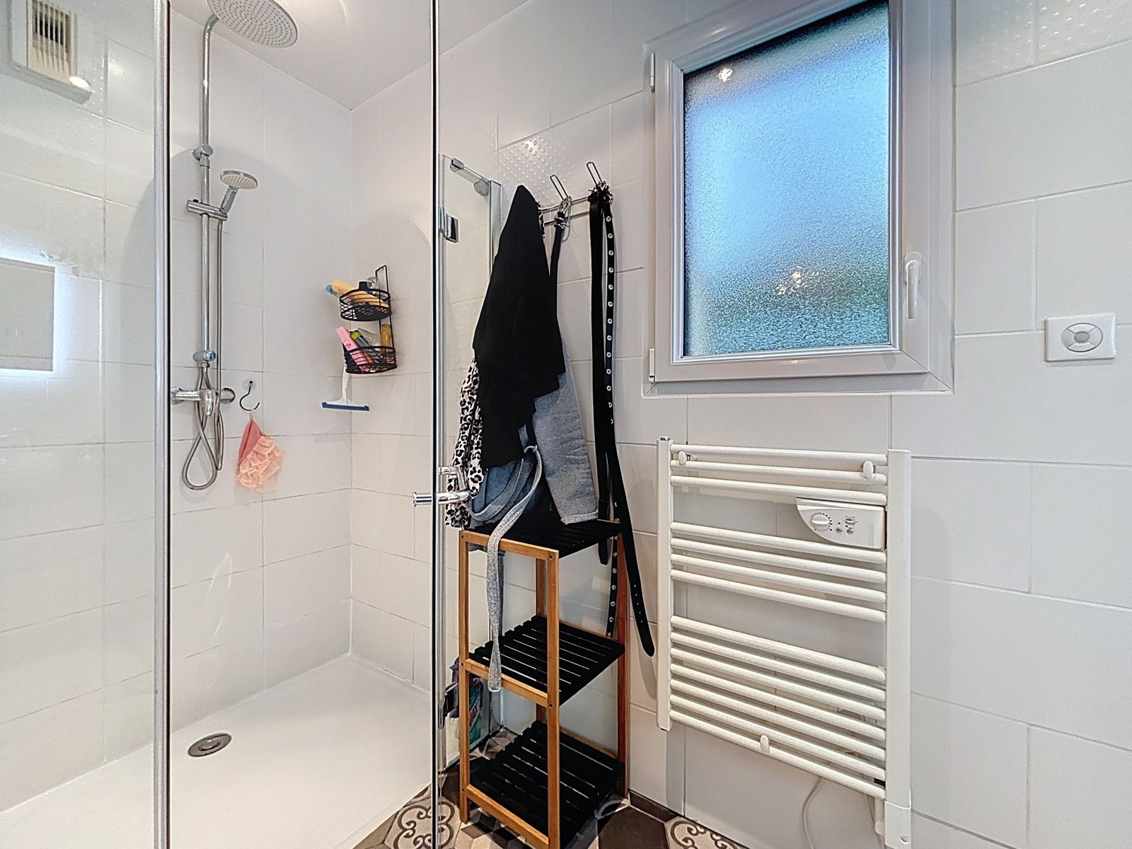 LE RELECQ-KERHUON: BELLE MAISON COMTEMPORAINE DE130m², 4 CHAMBRES