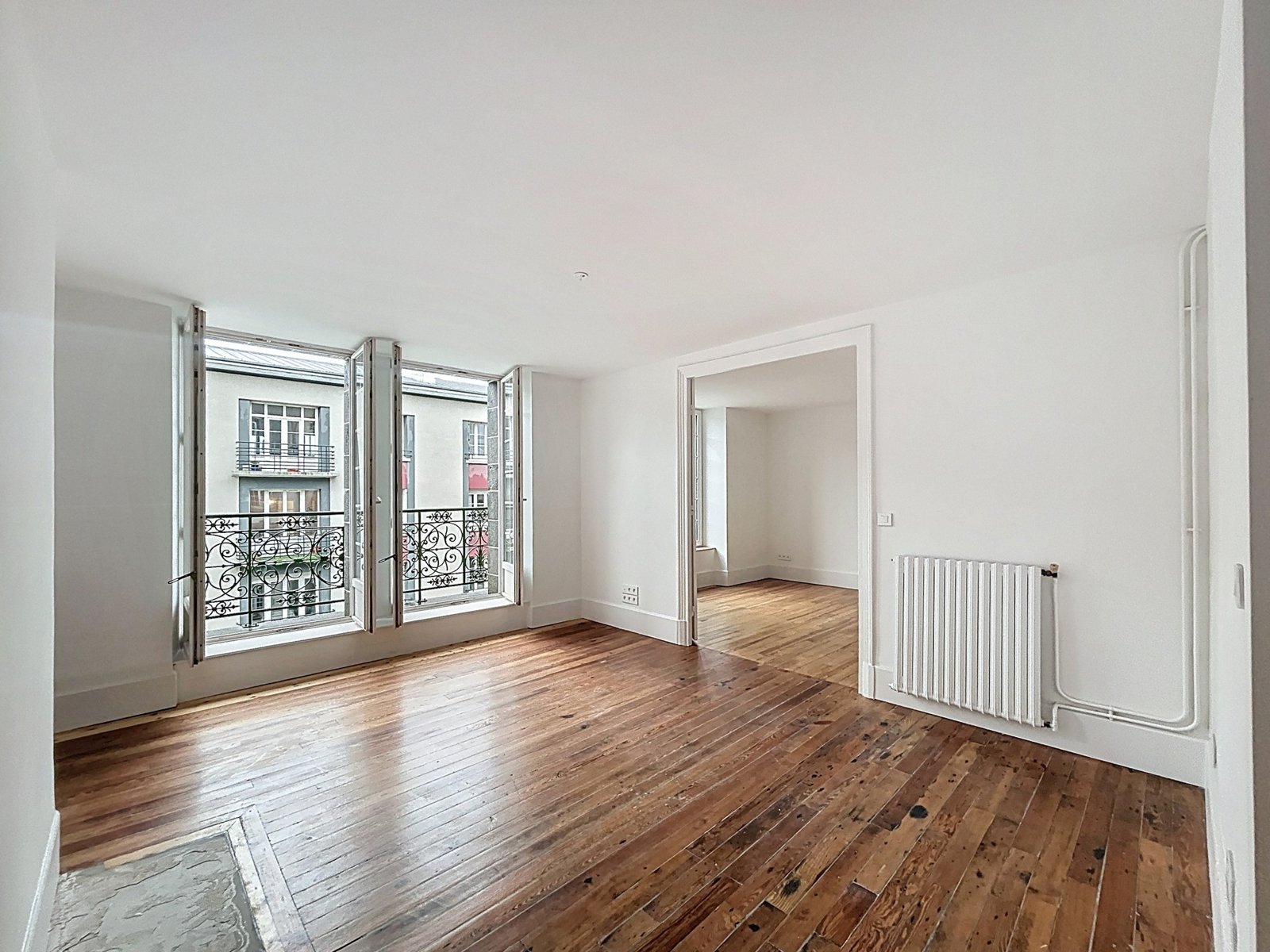 BREST HYPER CENTRE : Charmant appartement T5 de 105m2 dans un immeuble bourgeois