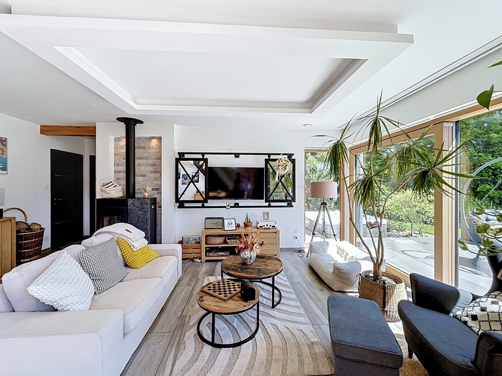 GUILERS : Maison aux lignes contemporaines à tendance passive