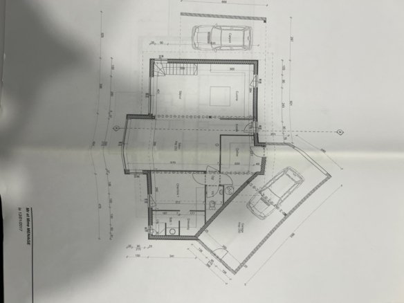 GUILERS : Maison aux lignes contemporaines à tendance passive