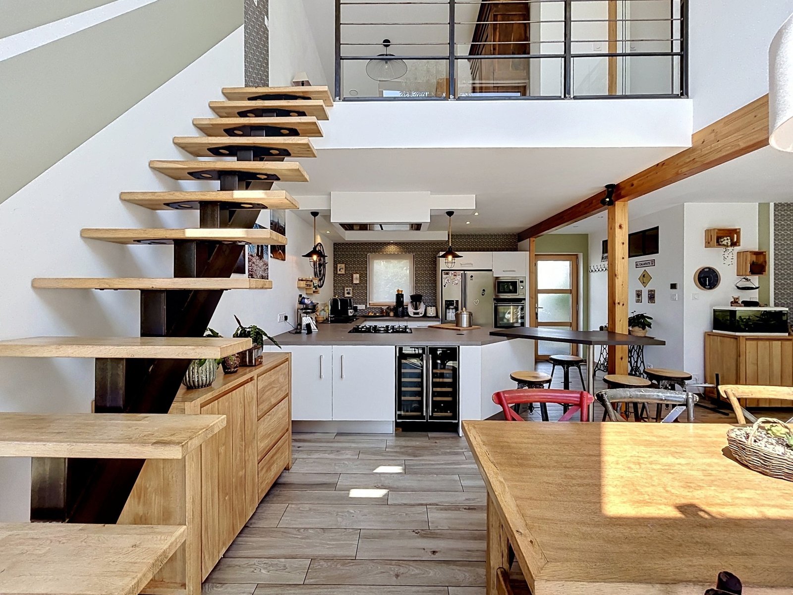 GUILERS : Maison aux lignes contemporaines à tendance passive