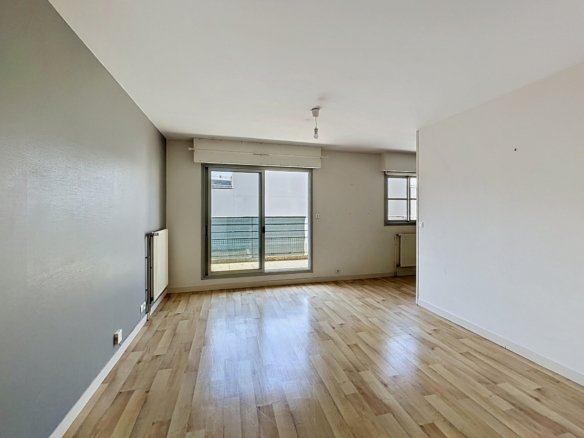 BREST HYPER CENTRE : Joli appartement T2 avec ascenseur et balcon