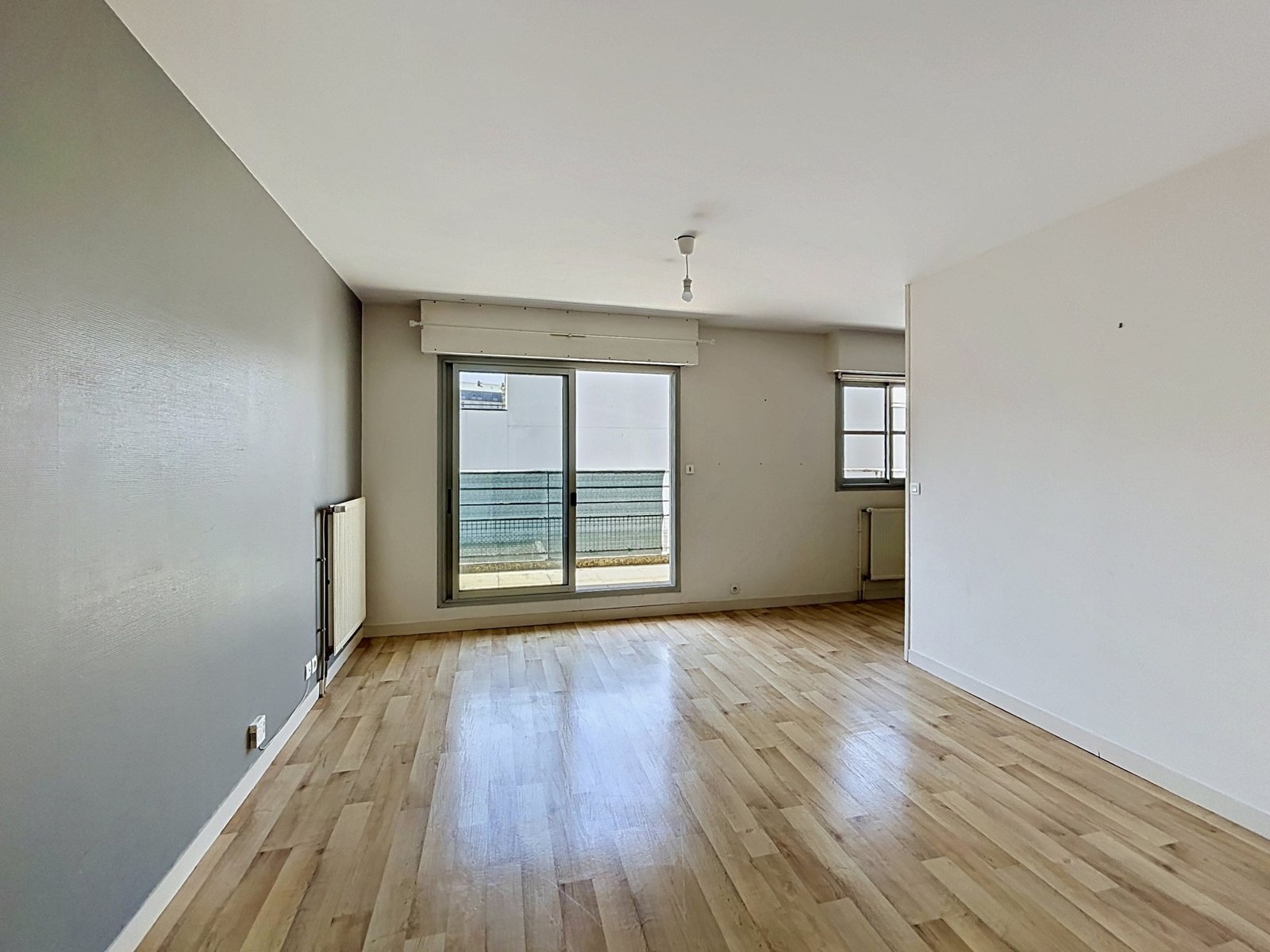 BREST HYPER CENTRE : Joli appartement T2 avec ascenseur et balcon