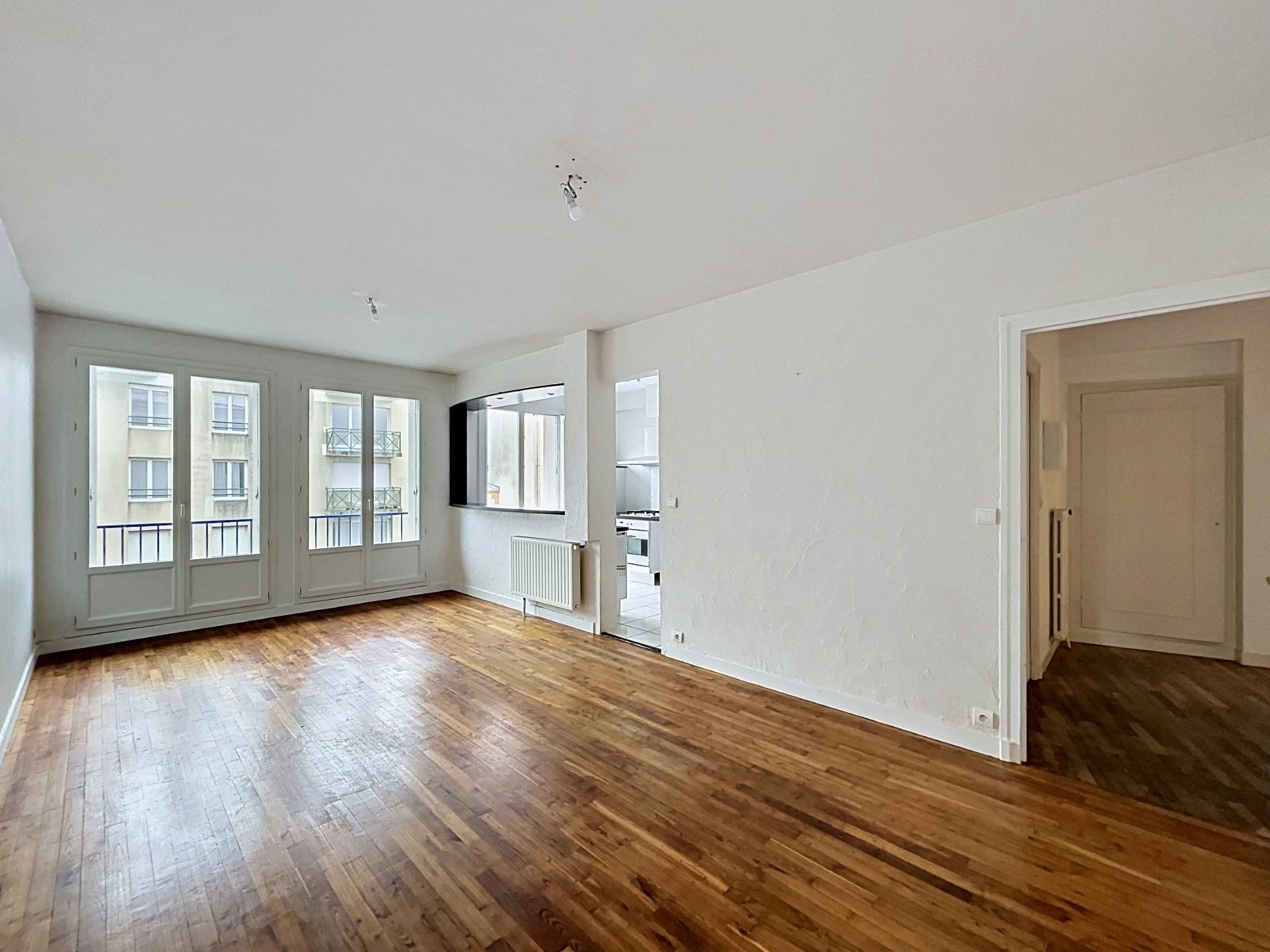 BREST HYPER CENTRE : Appartement lumineux de 100m2 dans un immeuble d’angle