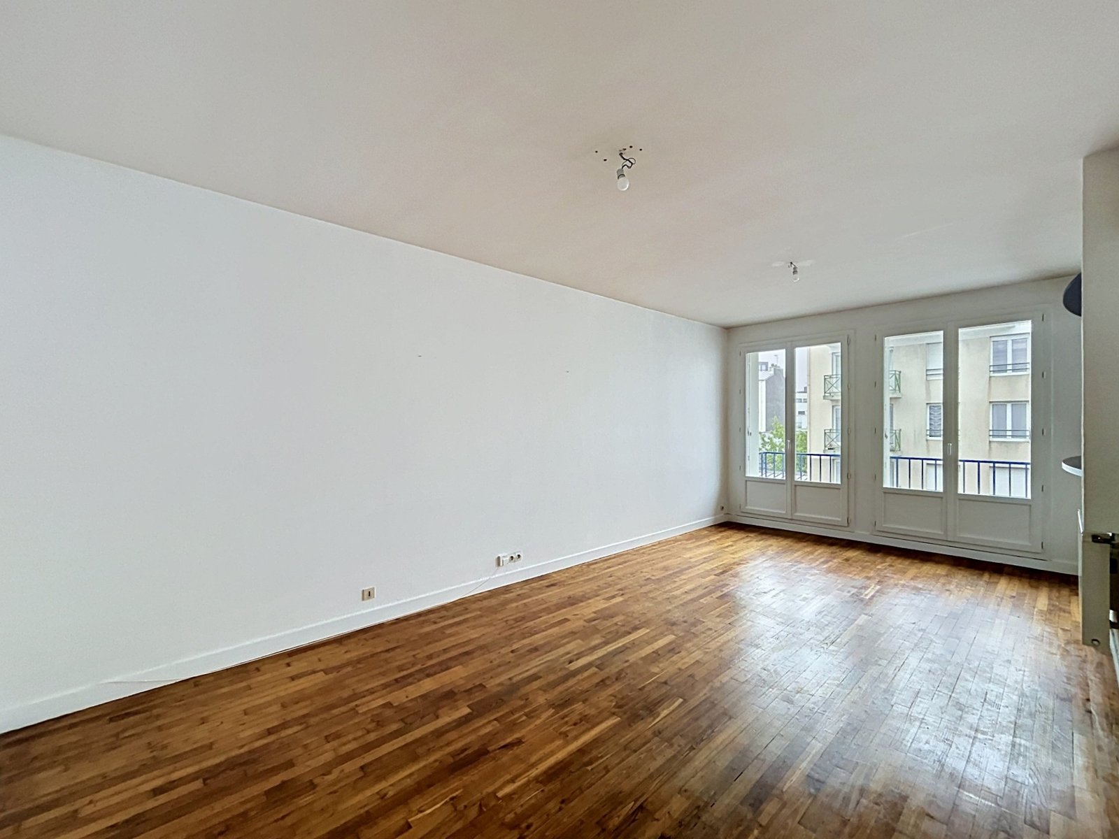 BREST HYPER CENTRE : Appartement lumineux de 100m2 dans un immeuble d’angle
