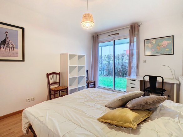 EXCLUSIVITÉ BREST : A louer appartement T3, avec jardin et garage entièrement meublé