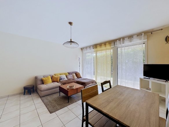 EXCLUSIVITÉ BREST : A louer appartement T3, avec jardin et garage entièrement meublé